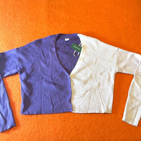 Purple and lilac two-tone ribbed cropped V-neck soft cardigan NWT - Picture 2 of 7